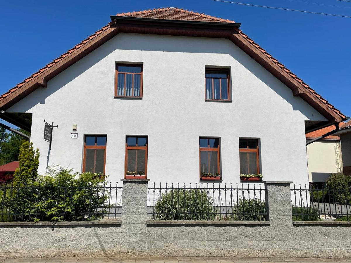 Penzion U Bohusa Lednice Exterior photo